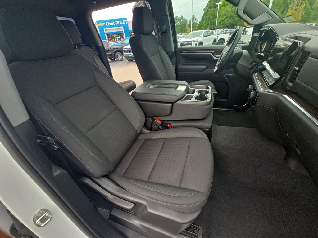 2023 Chevrolet Silverado 1500 LT photo 10
