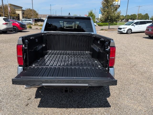 2025 Toyota Tacoma SR5 photo 18