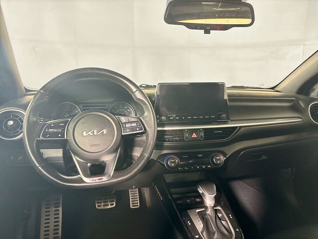 2023 Kia Forte GT-Line photo 11