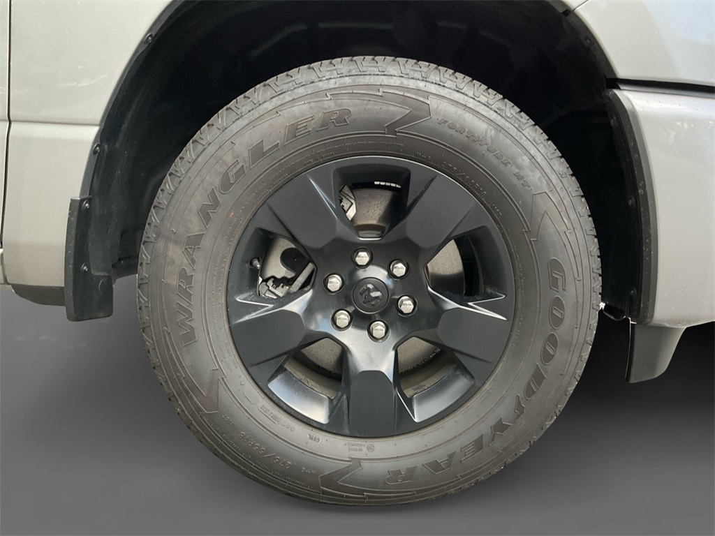 2025 Ram 1500 Tradesman photo 8