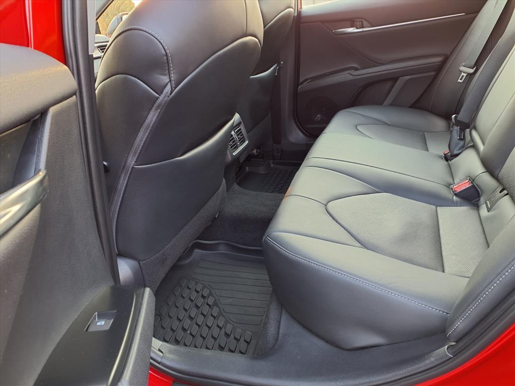 2019 Toyota Camry XSE photo 4