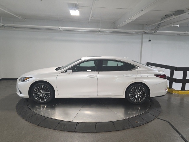 2022 Lexus ES 350 photo 4