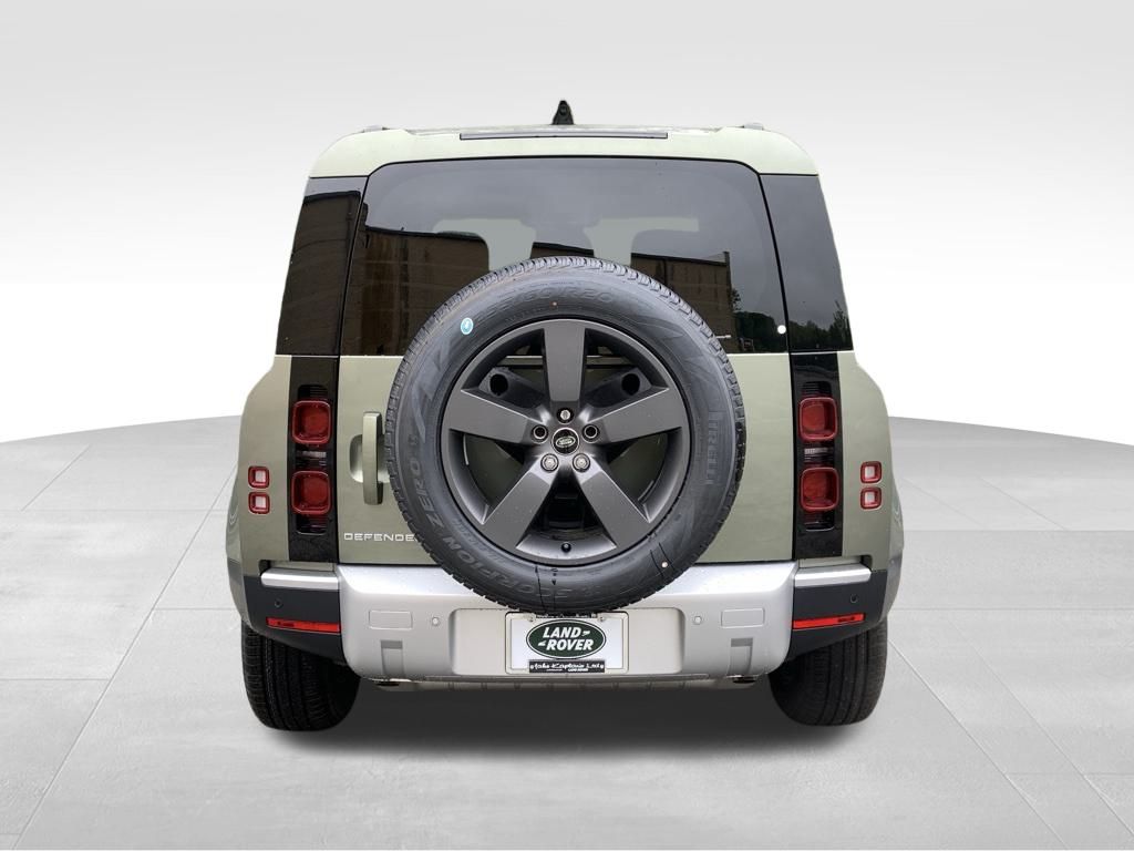2025 Land Rover Defender 110 S photo 7
