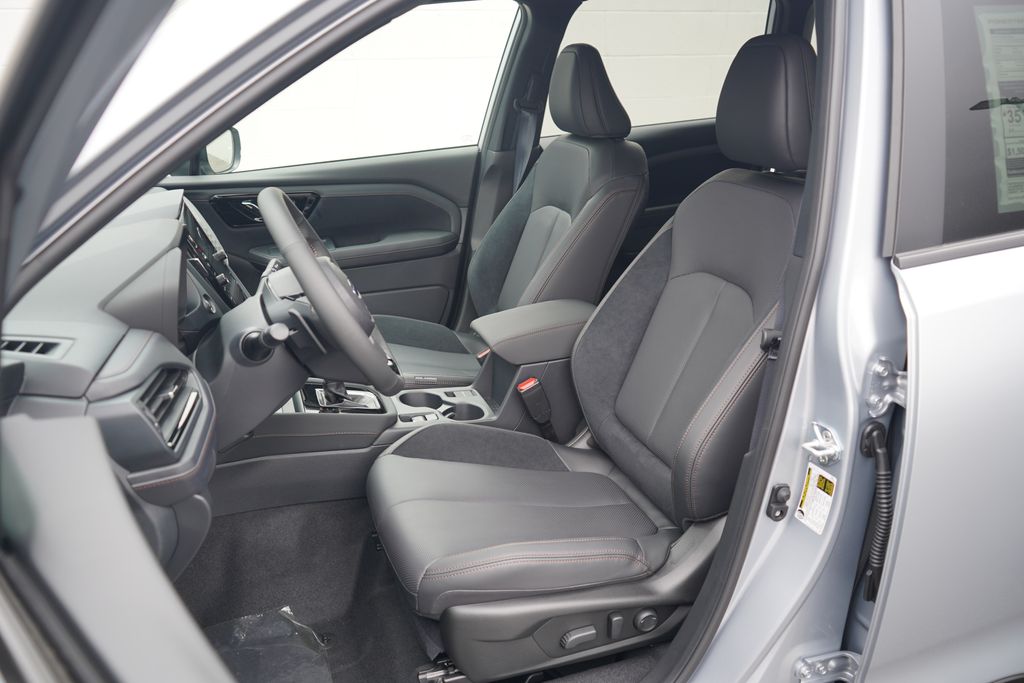 2025 Subaru Forester Touring photo 6