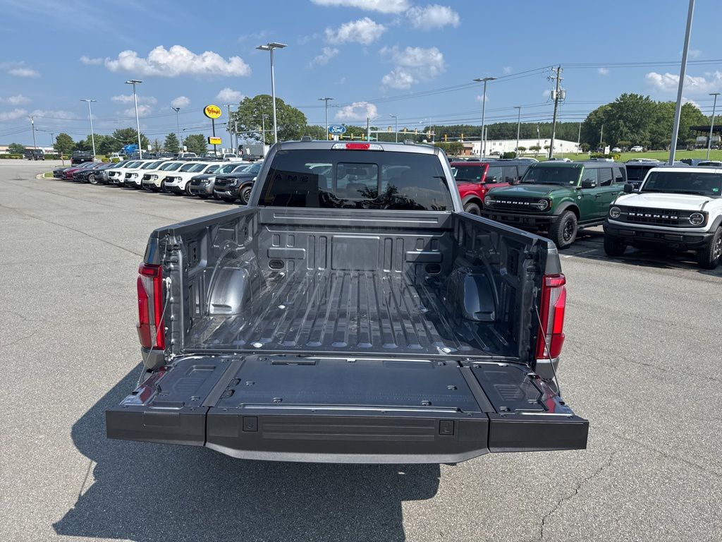 2025 Ford F-150 Lariat photo 5