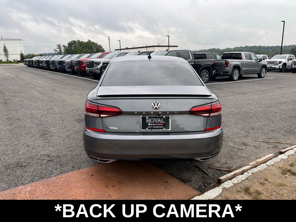 2020 Volkswagen Passat 2.0T R-Line photo 4