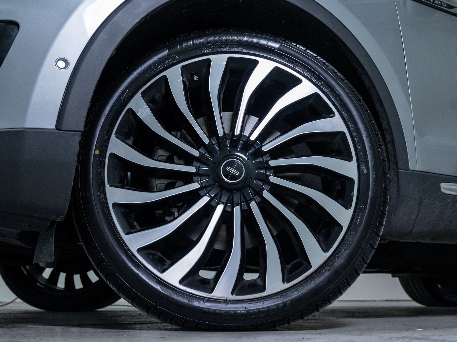 2020 Lincoln Nautilus Black Label photo 4