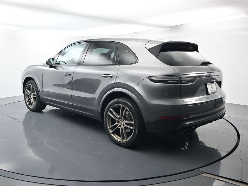 2019 Porsche Cayenne Base photo 2