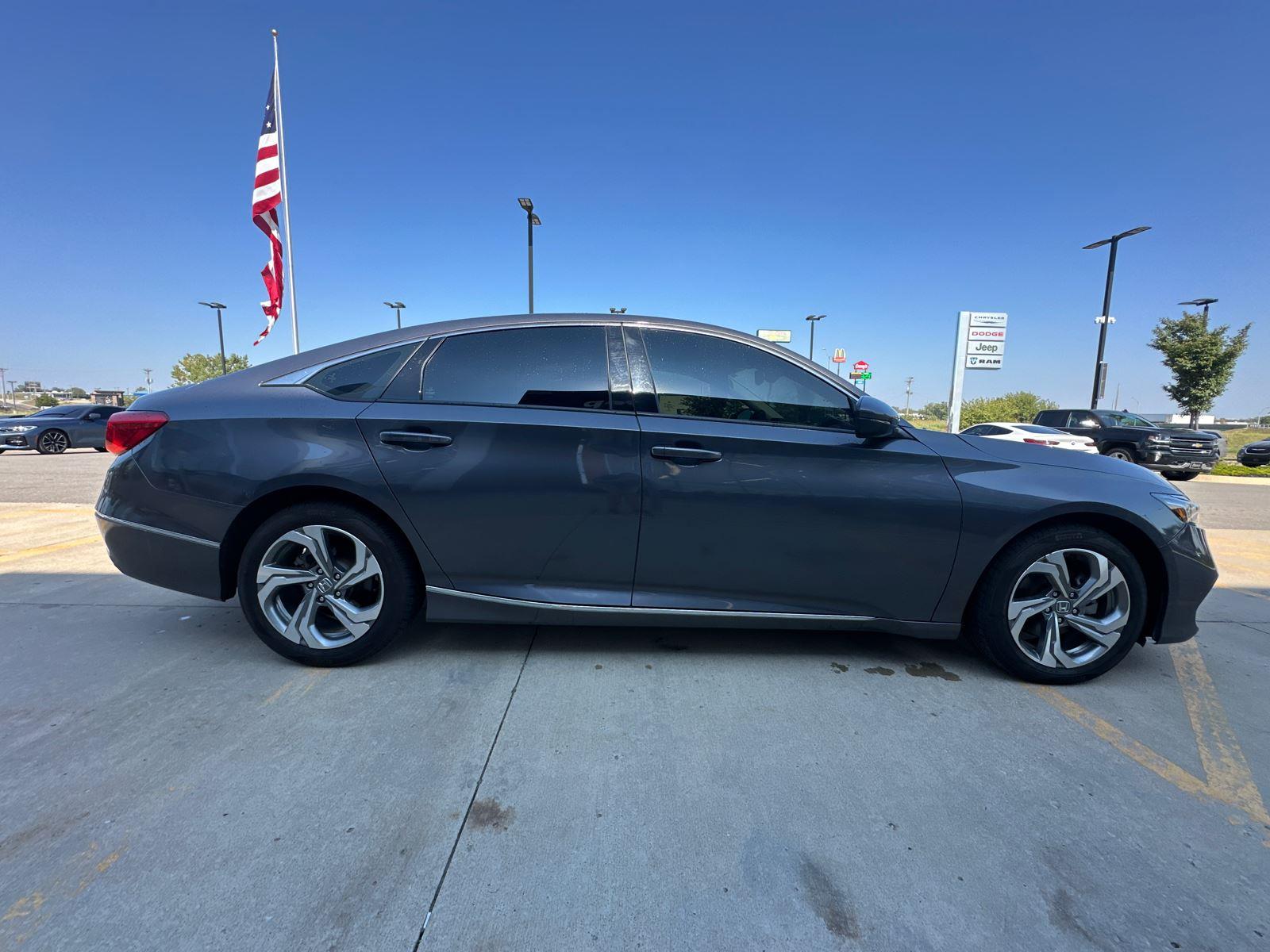 2018 Honda Accord EX-L 1.5T photo 2