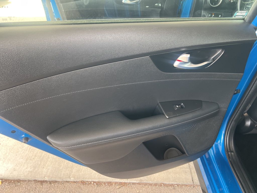 2023 Kia Forte GT-Line photo 11
