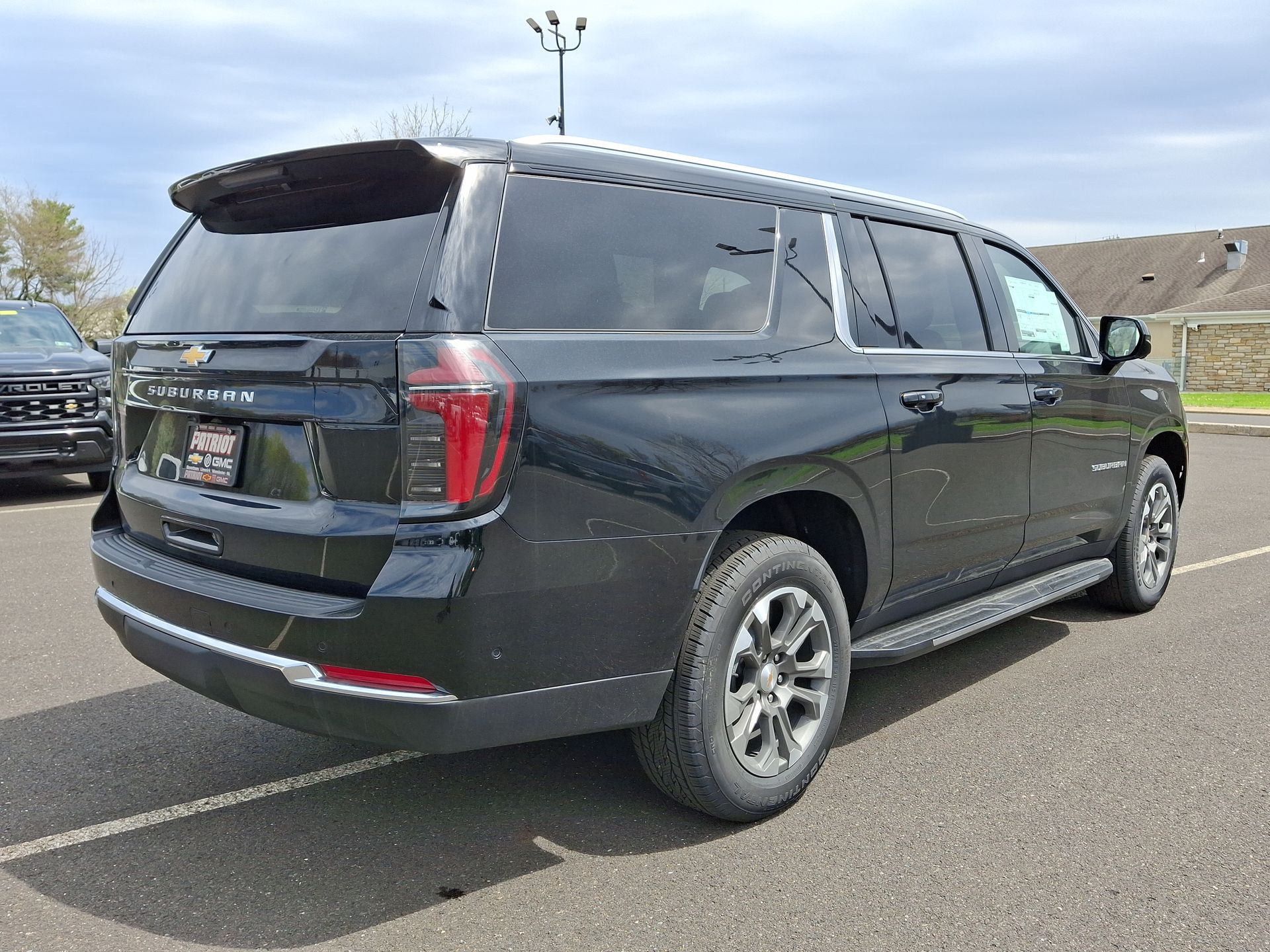 2025 Chevrolet Suburban Premier photo 4