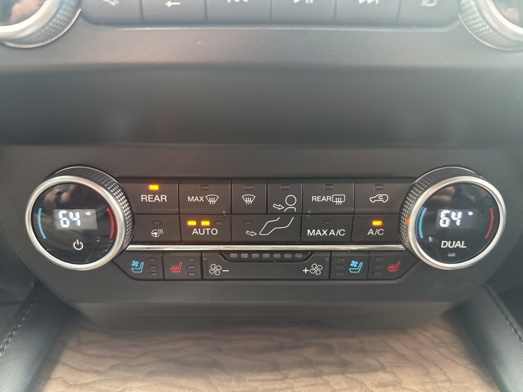 2021 Ford Expedition MAX Platinum photo 13