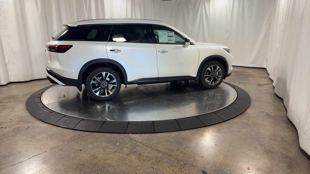 2025 Infiniti QX60 Luxe photo 2