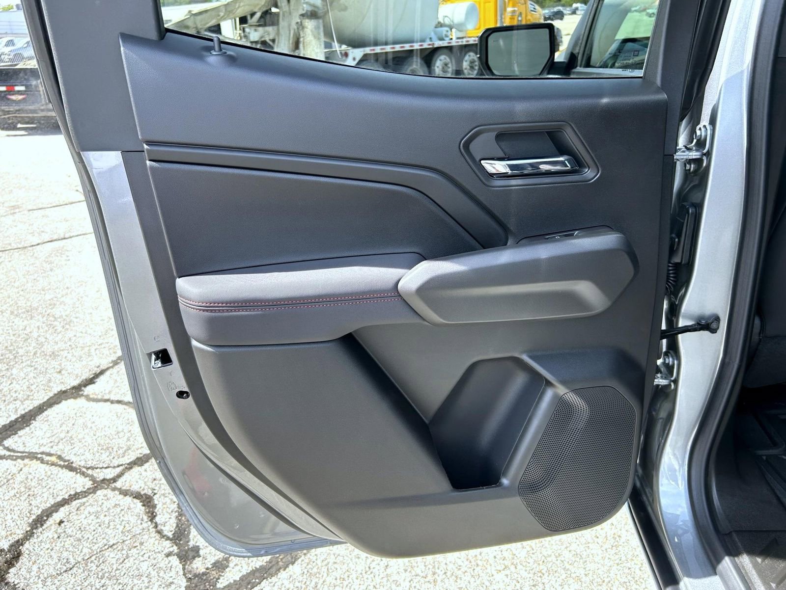 2026 Chevrolet Colorado Z71 photo 17