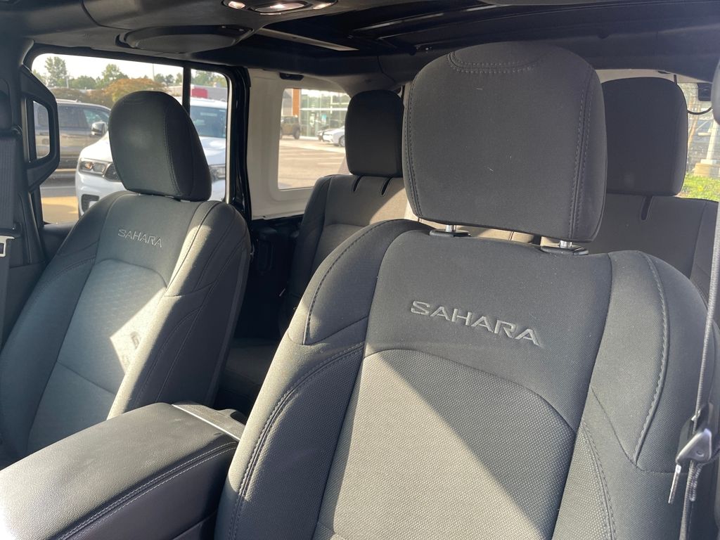 2020 Jeep Wrangler Unlimited Sahara photo 3