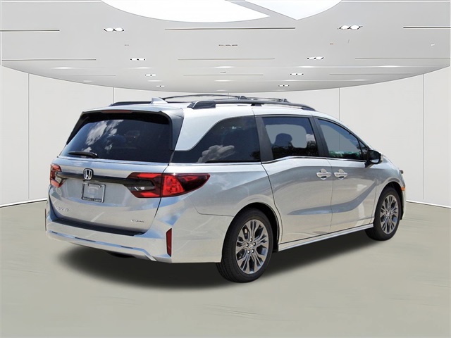 2026 Honda Odyssey Touring photo 3