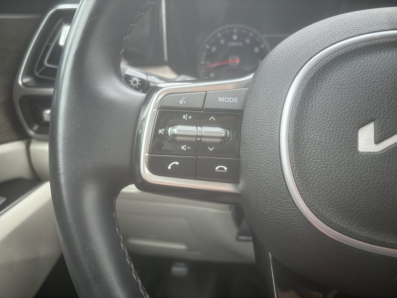 2022 Kia Sorento S photo 19