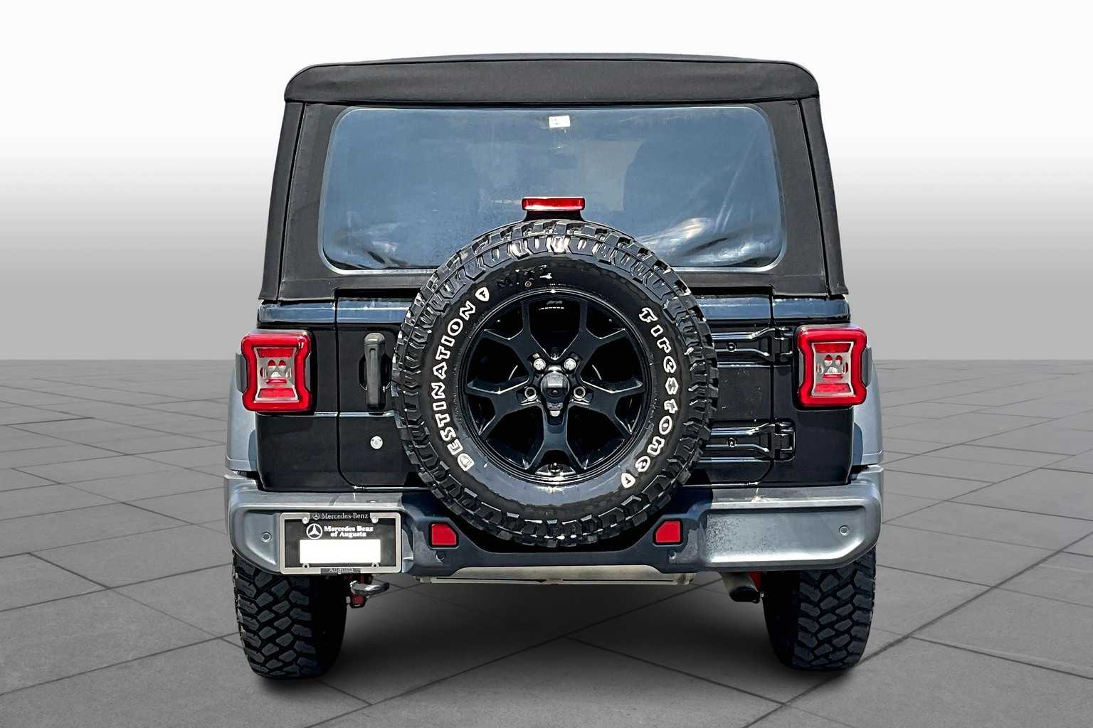 2020 Jeep Wrangler Unlimited Willys photo 4