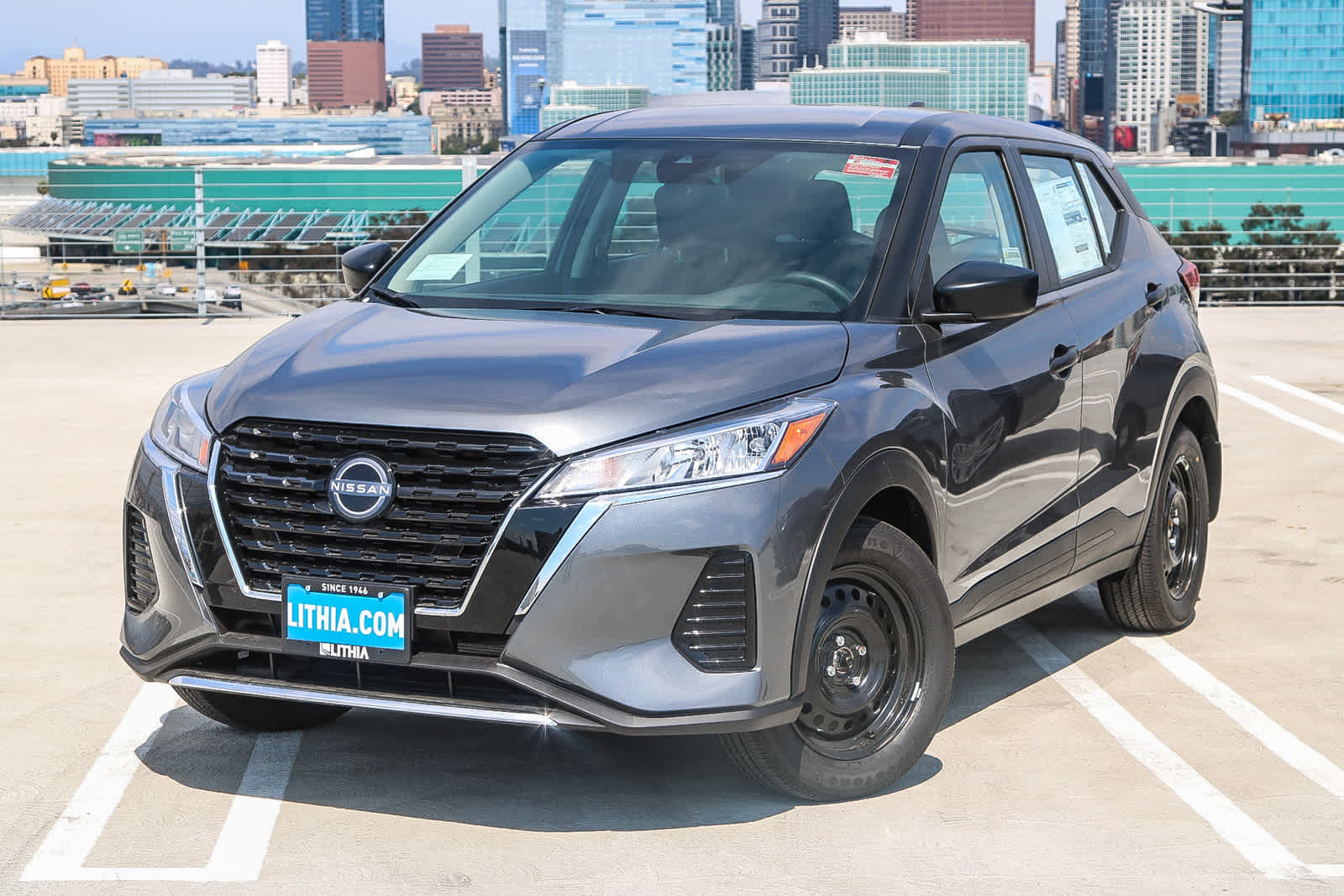 2025 Nissan KICKS PLAY Base