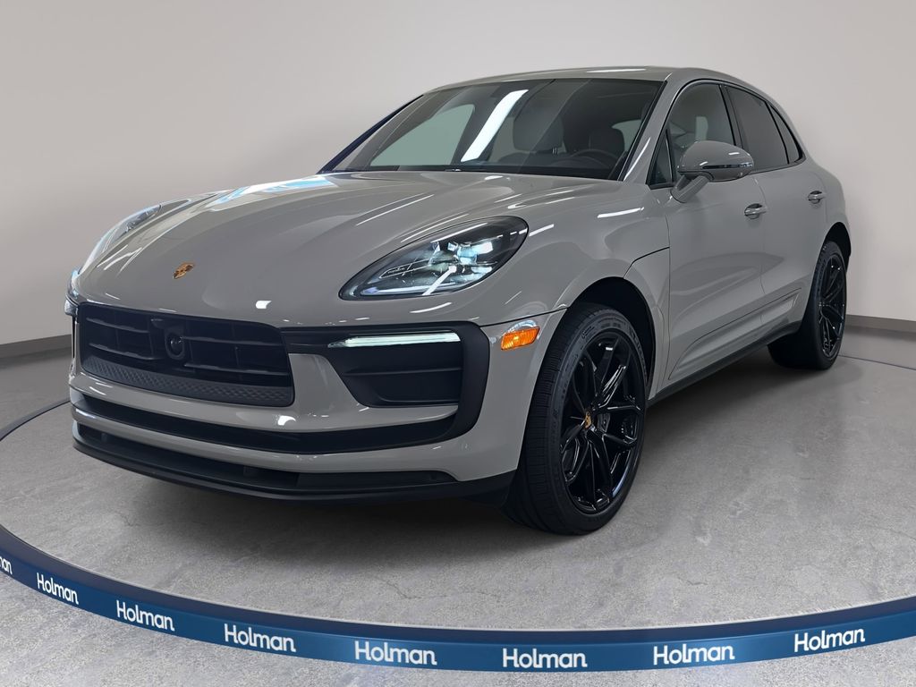 2022 Porsche Macan Base's photo