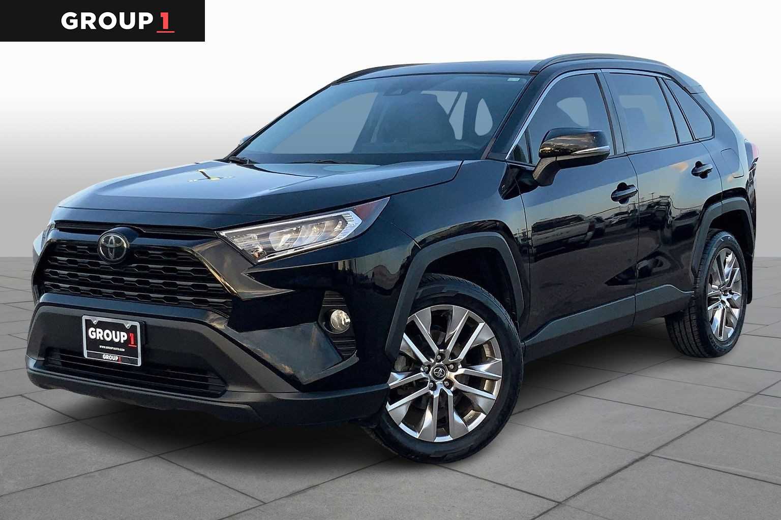 2021 Toyota RAV4 XLE Premium's photo