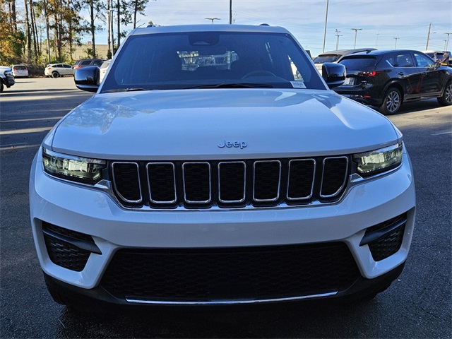 2025 Jeep Grand Cherokee Laredo X photo 2