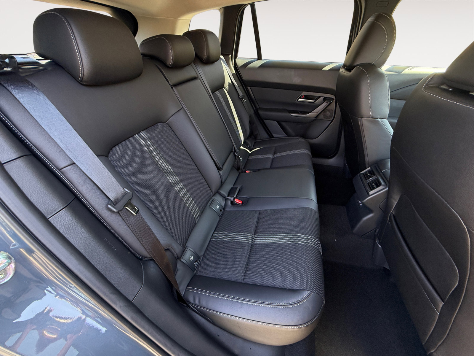 2025 Mazda CX-50 2.5 Select photo 16