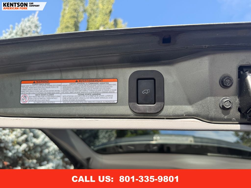2019 Toyota Sienna XLE photo 36