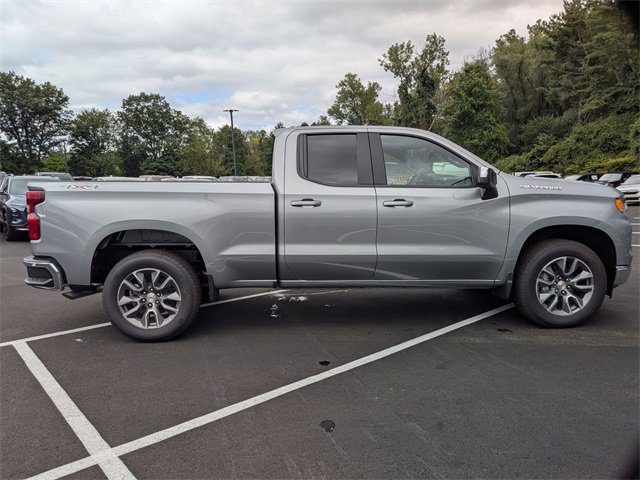 2026 Chevrolet Silverado 1500 LT photo 2