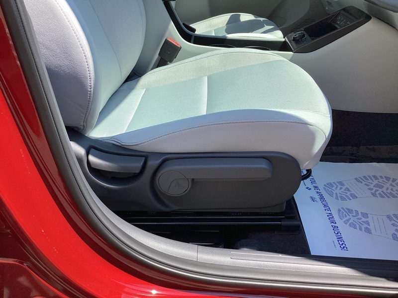 2025 Hyundai Kona SEL photo 17