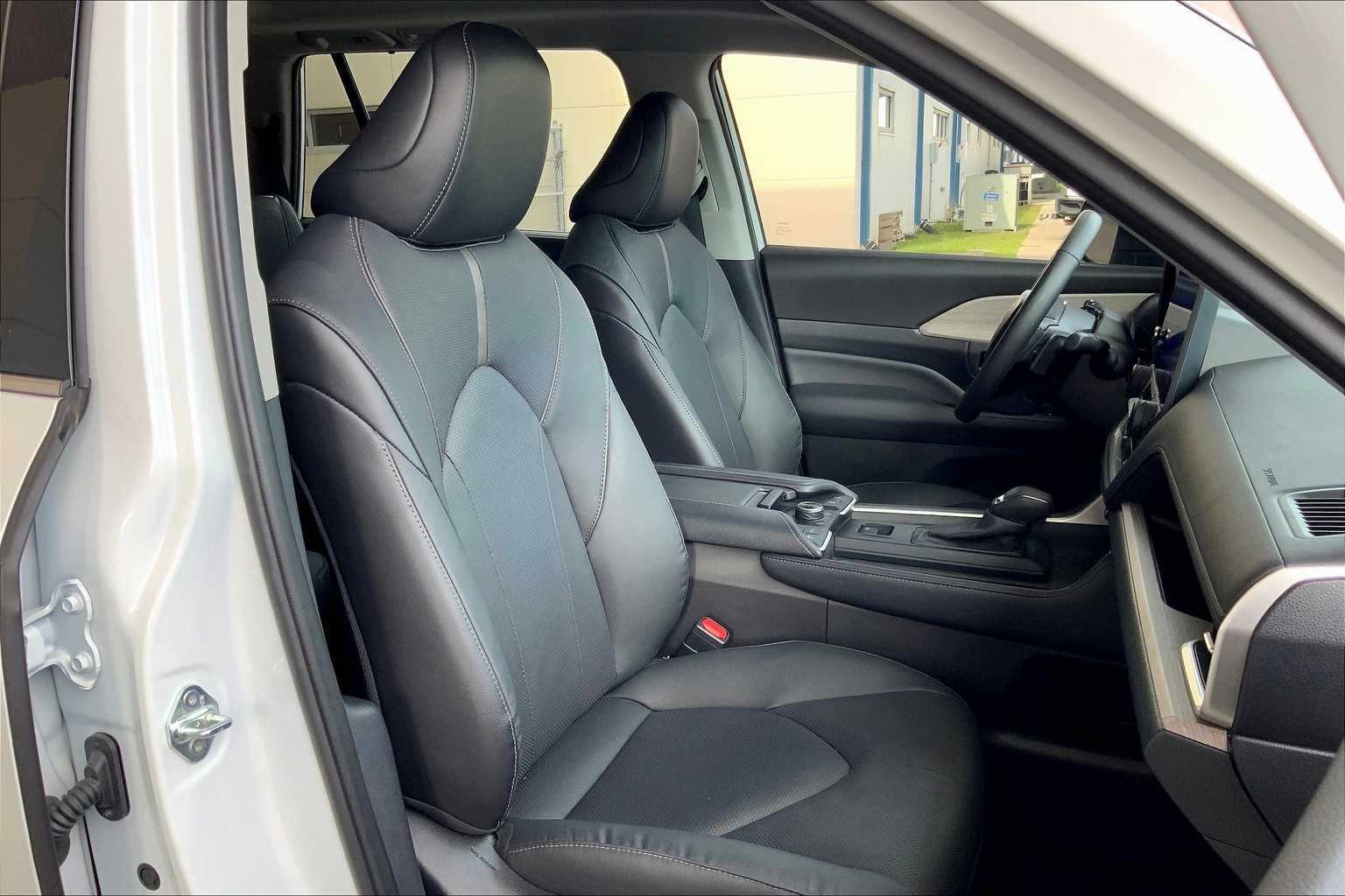 2024 Toyota Grand Highlander Platinum photo 8