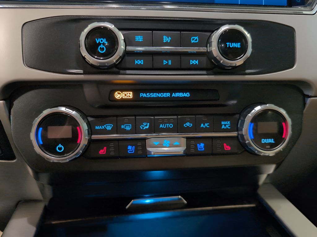 2022 Ford F-250 Lariat photo 28