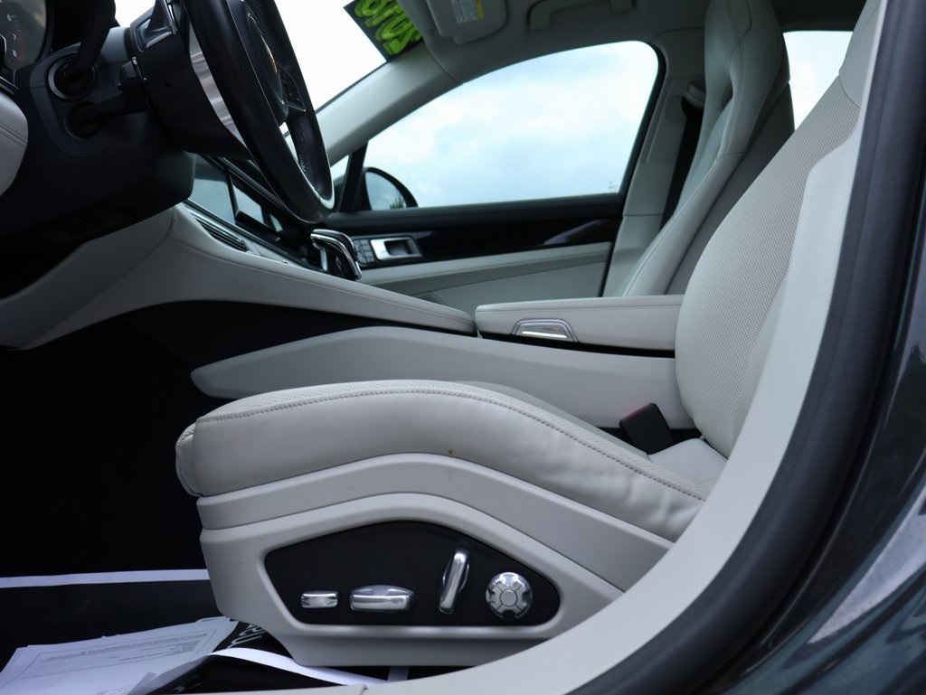 2018 Porsche Panamera Base 4 photo 33
