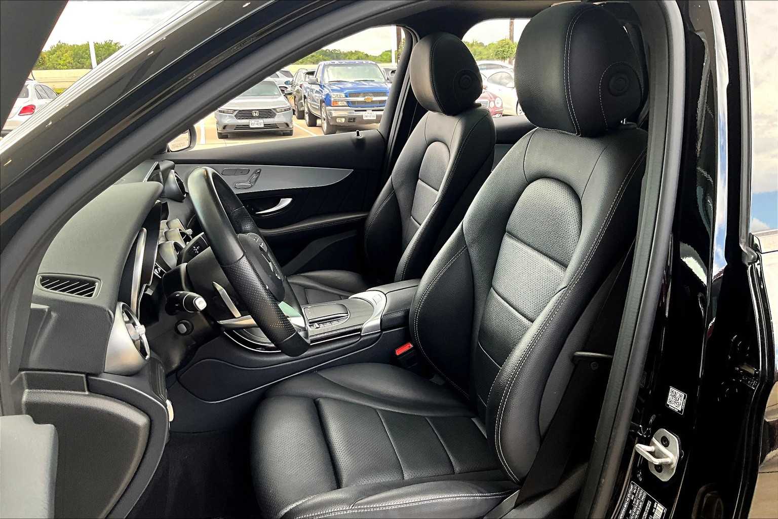 2021 Mercedes Benz GLC 300 photo 7