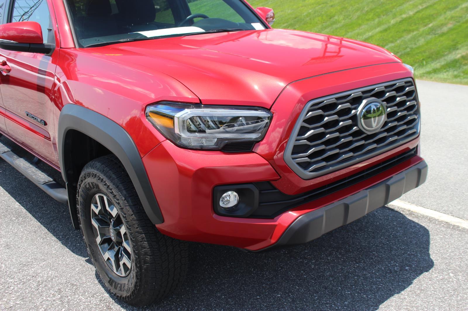 2023 Toyota Tacoma TRD photo 7
