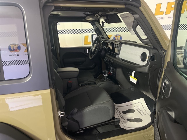 2025 Jeep Wrangler Willys photo 20