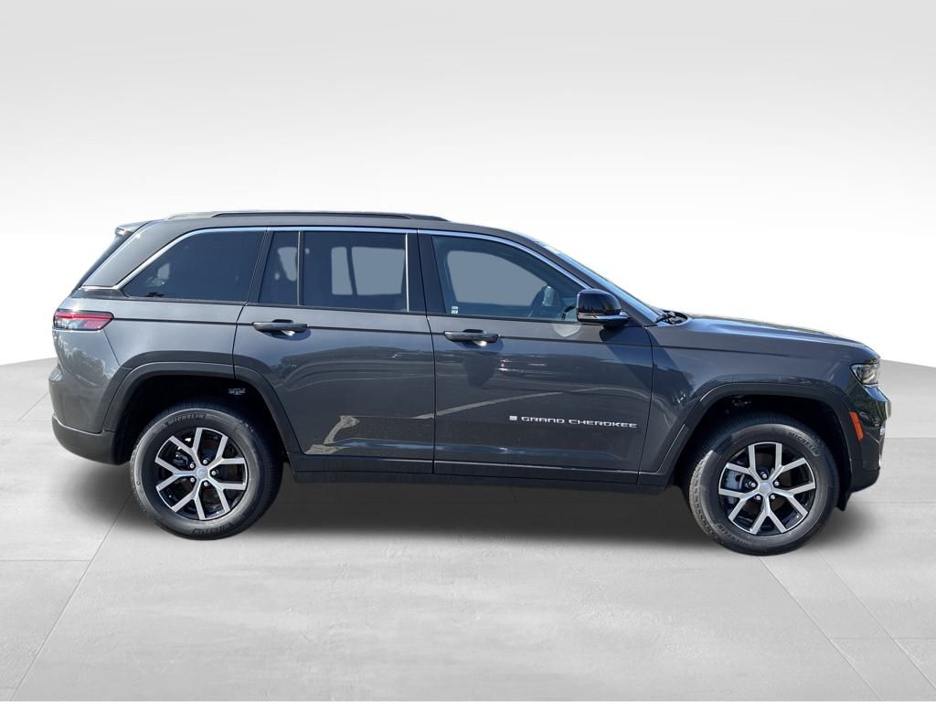 2025 Jeep Grand Cherokee Limited photo 6