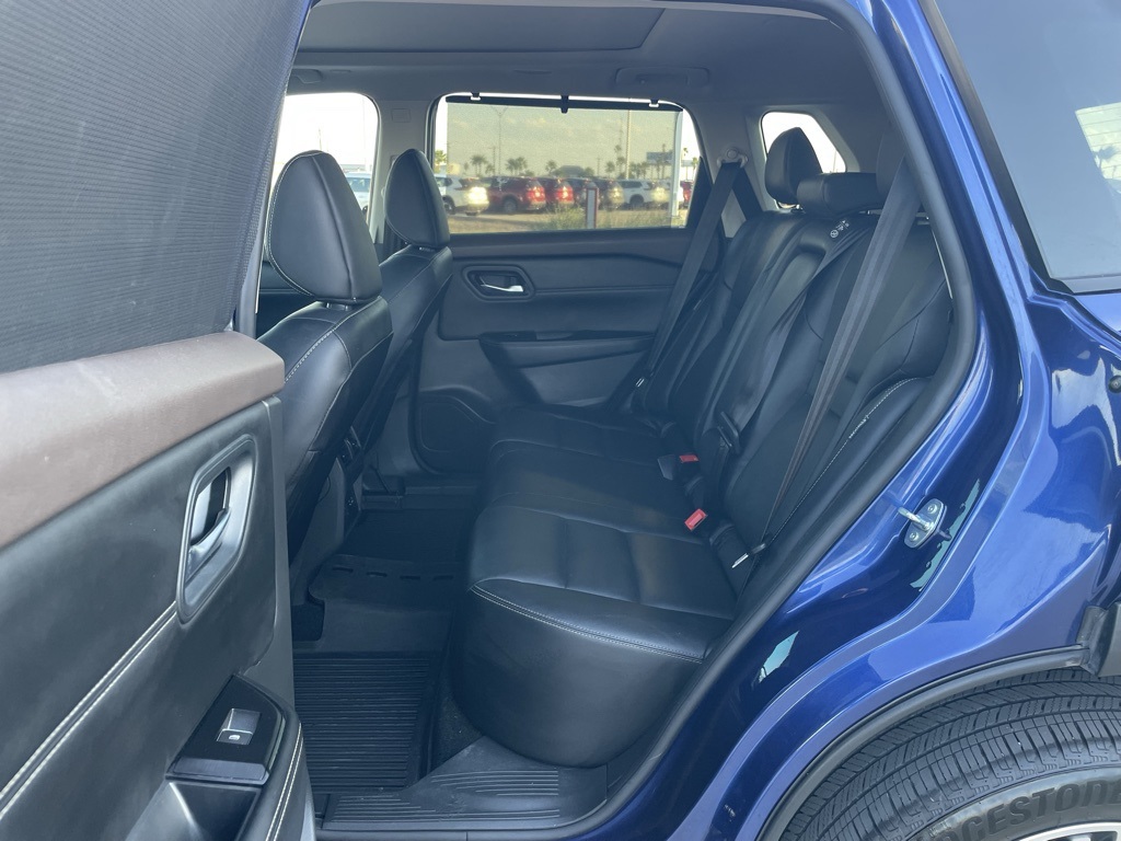 2023 Nissan Rogue SL photo 18