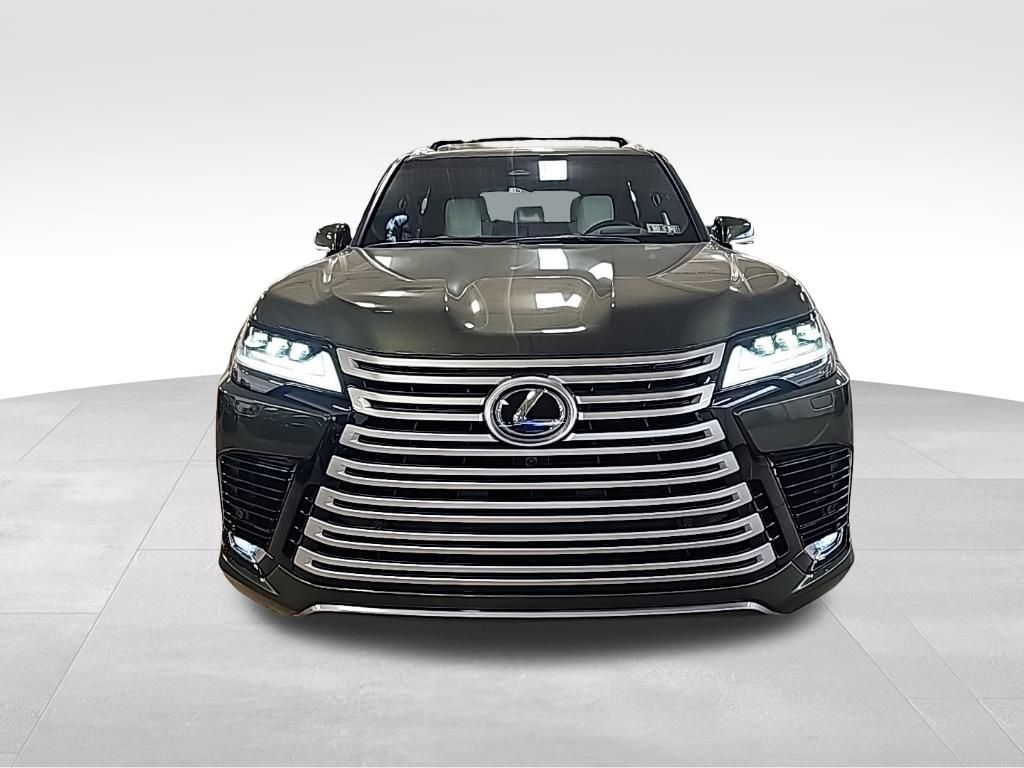 2025 Lexus LX 600 Luxury photo 4