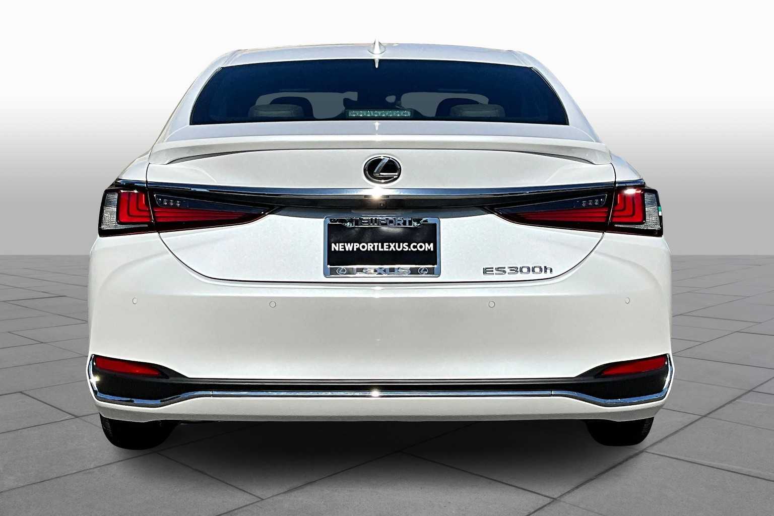 2025 Lexus ES 300h Premium photo 4