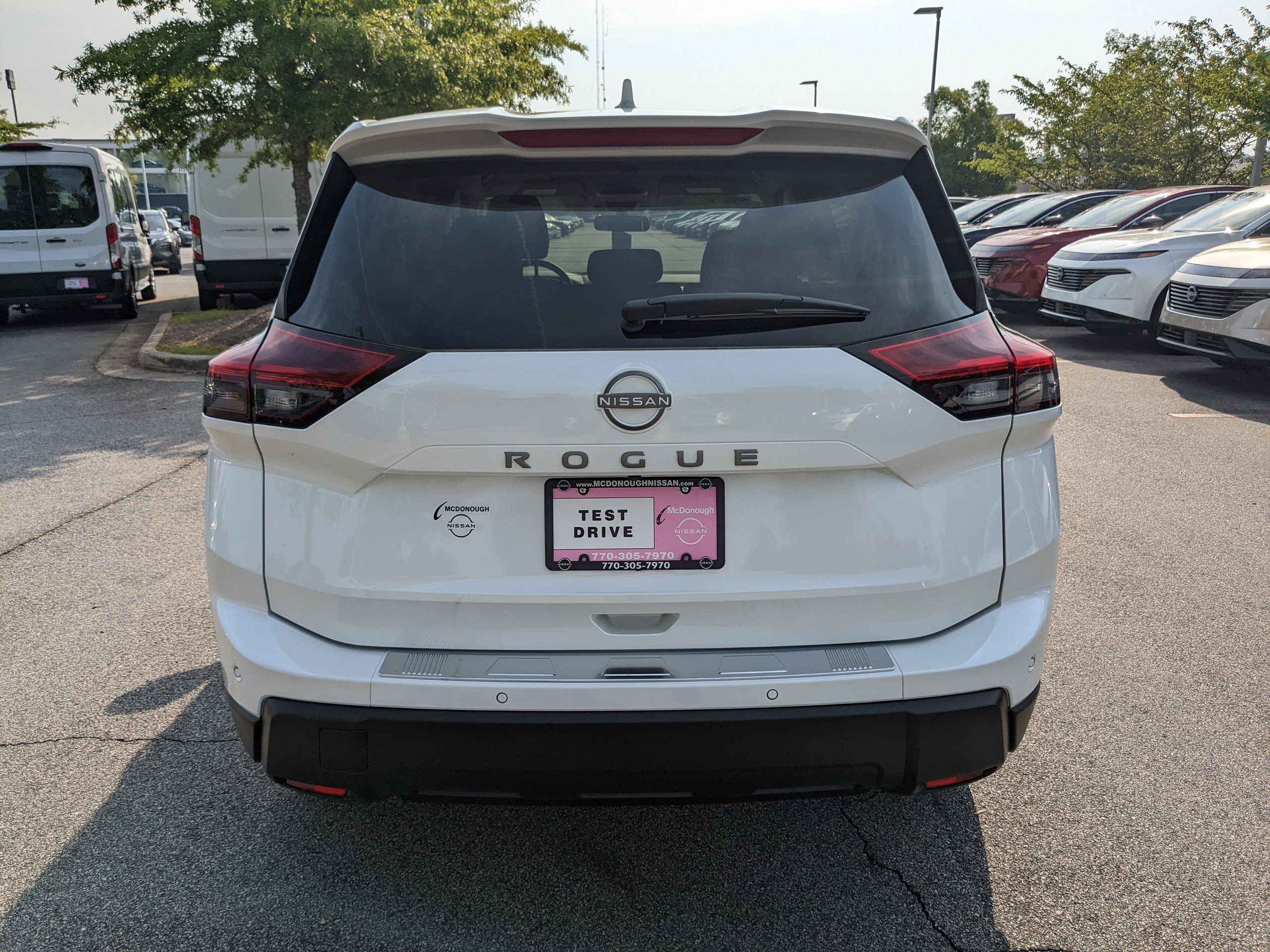 2025 Nissan Rogue SV photo 4