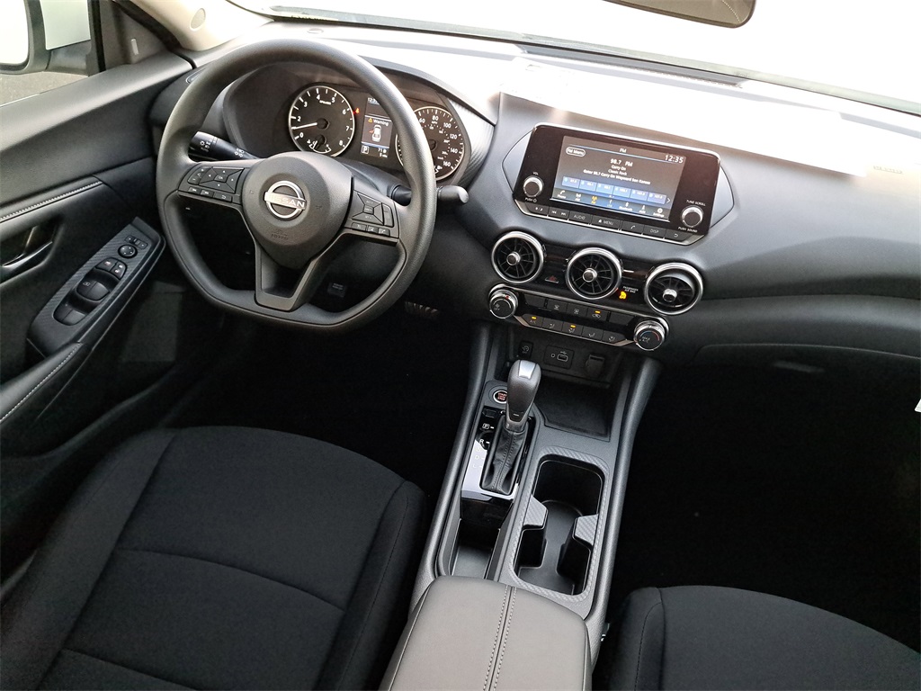 2025 Nissan Sentra S photo 14