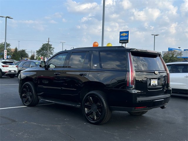 2017 Cadillac Escalade Luxury photo 4