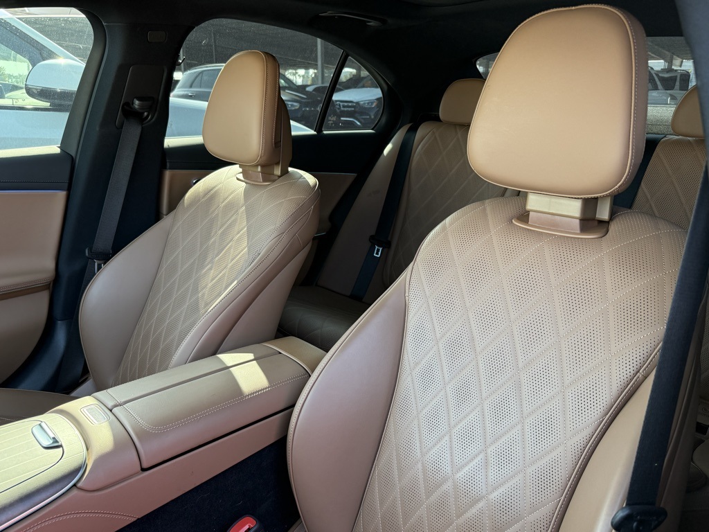 2024 Mercedes Benz E 350 4MATIC photo 4