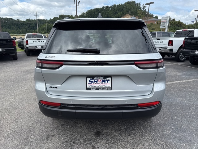 2025 Jeep Grand Cherokee Altitude X photo 4