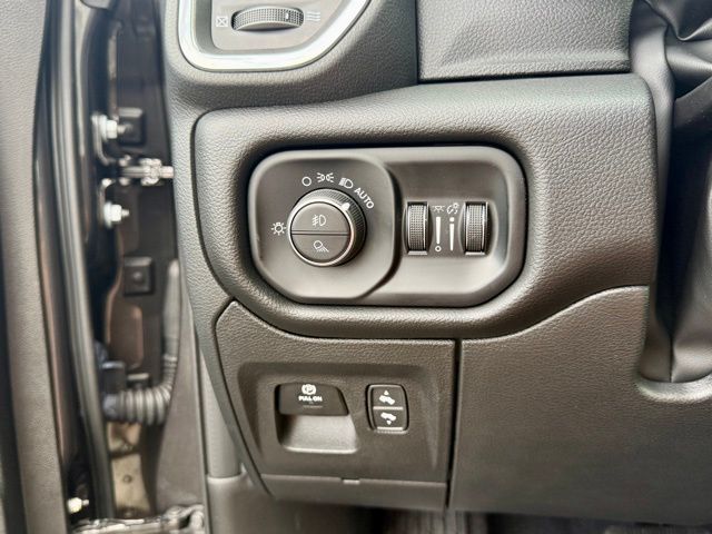 2026 Ram 1500 Laramie photo 4