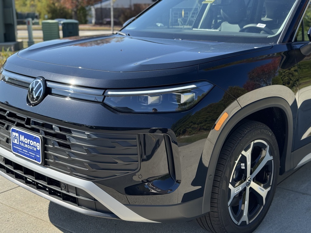 2025 Volkswagen Tiguan SE photo 4