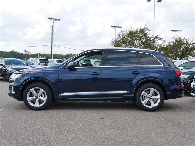 2024 Audi Q7 45 Premium Plus photo 2
