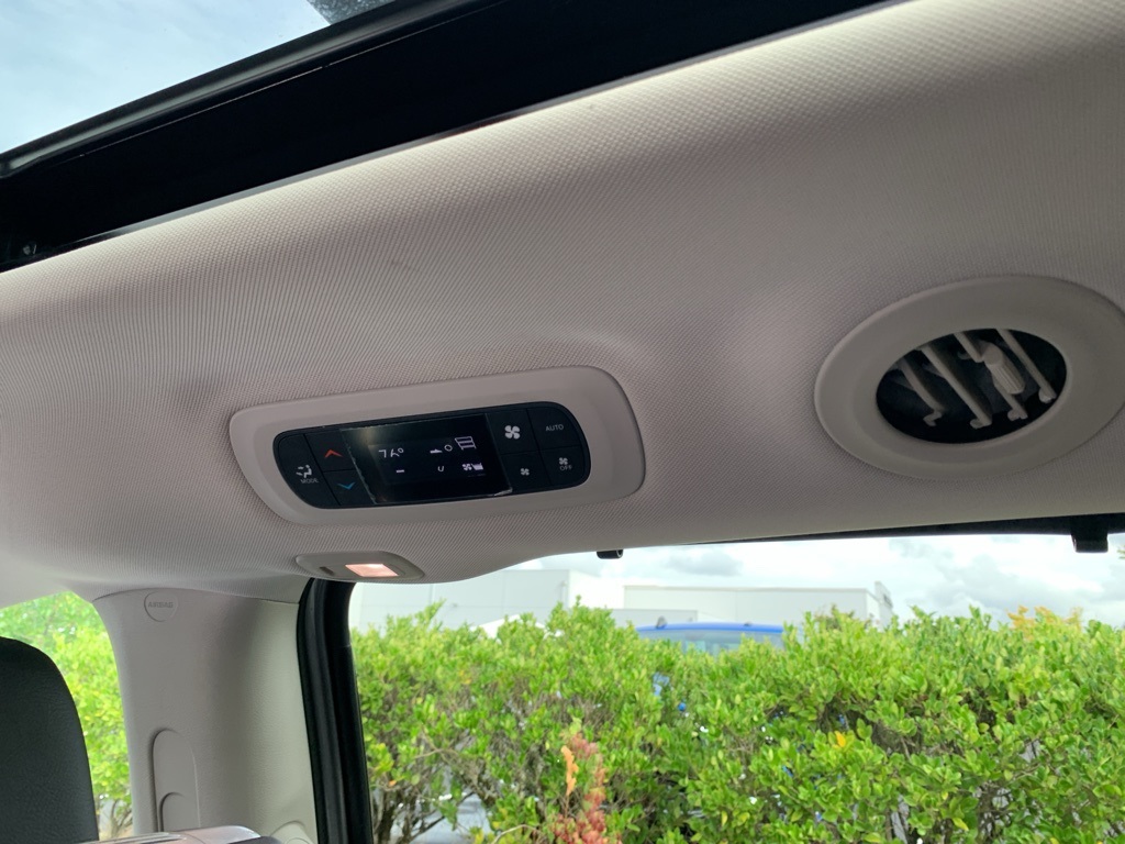 2018 Chrysler Pacifica Touring Plus photo 16