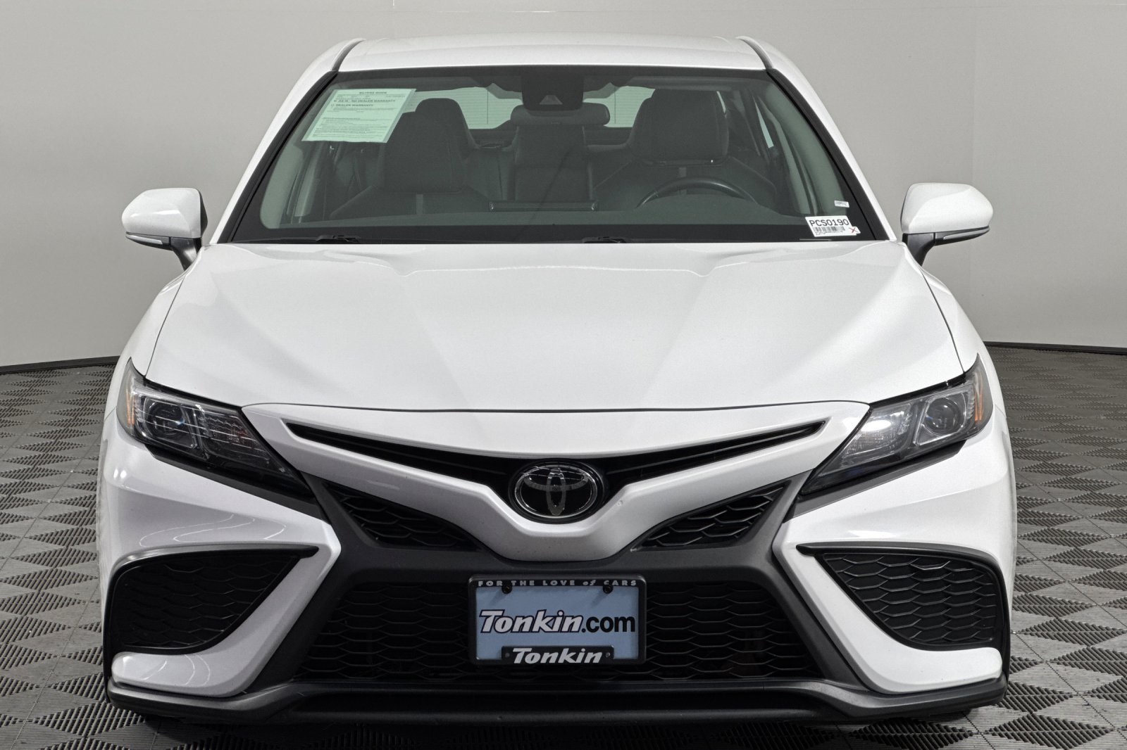 2024 Toyota Camry SE photo 9